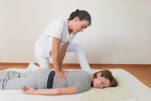 Shiatsu Rückendehnung