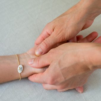 Shiatsu an der Hand